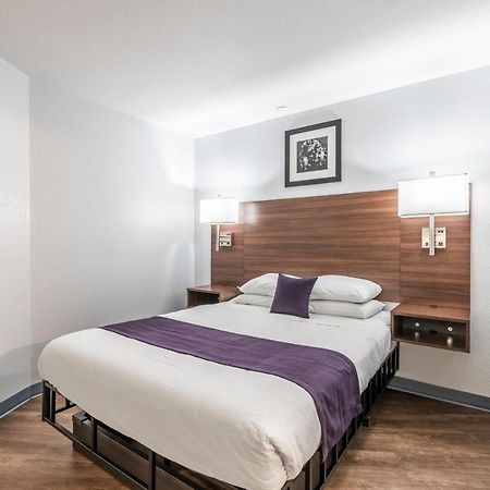Americas Best Value Inn Серси Экстерьер фото