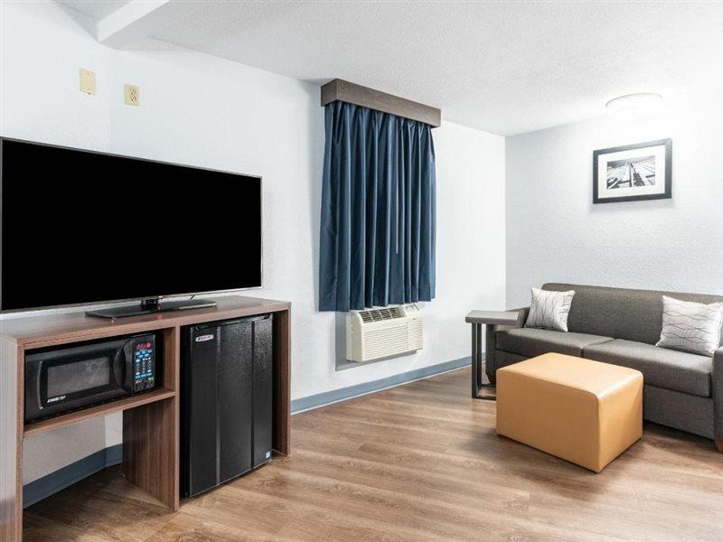 Americas Best Value Inn Серси Экстерьер фото