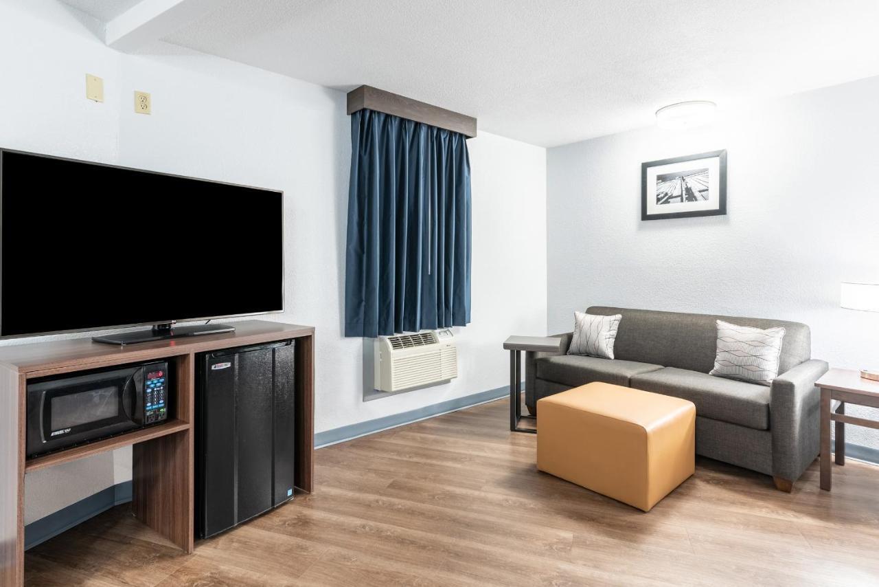 Americas Best Value Inn Серси Экстерьер фото